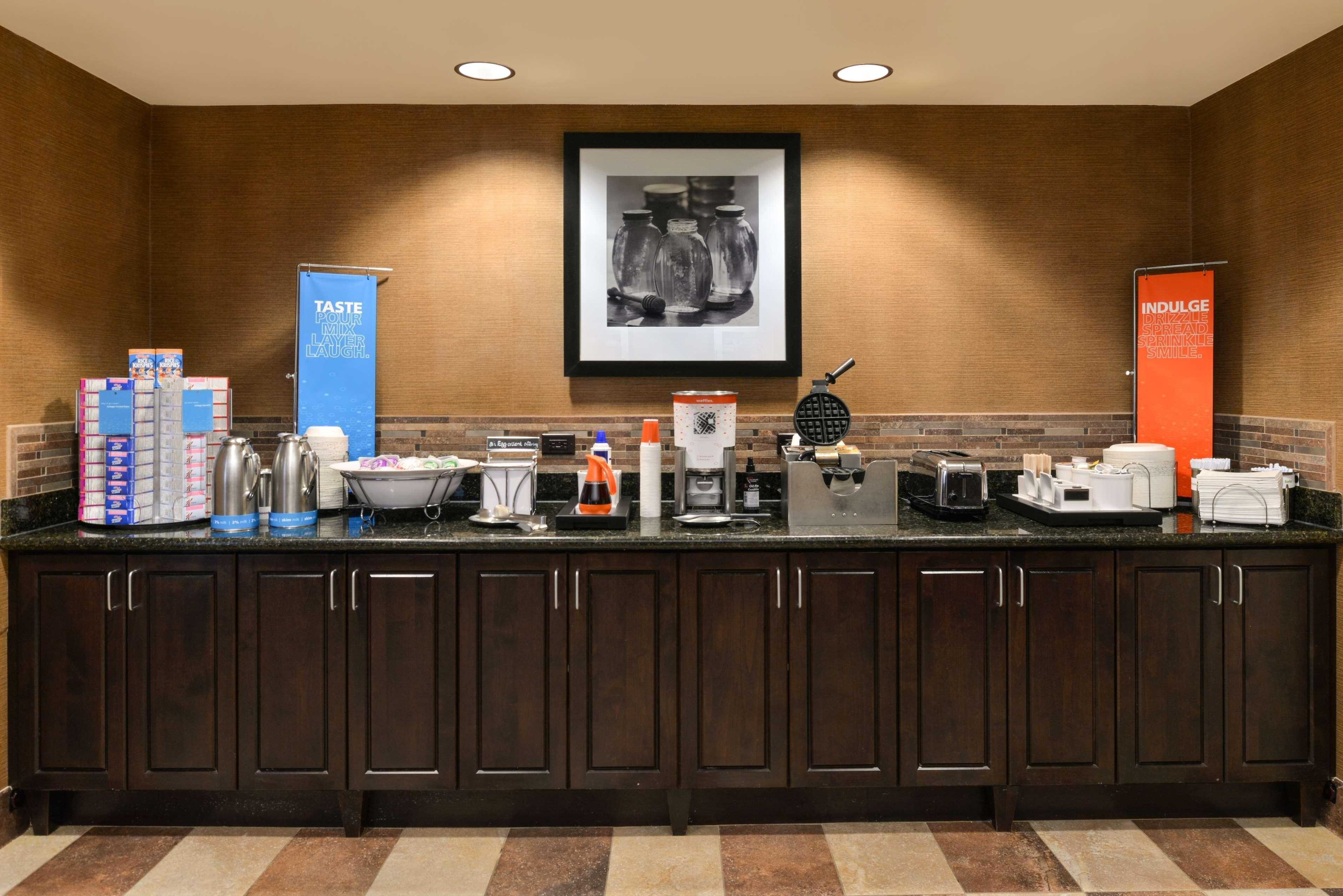Newly Renovated-Hampton Inn & Suites Casper Exteriör bild