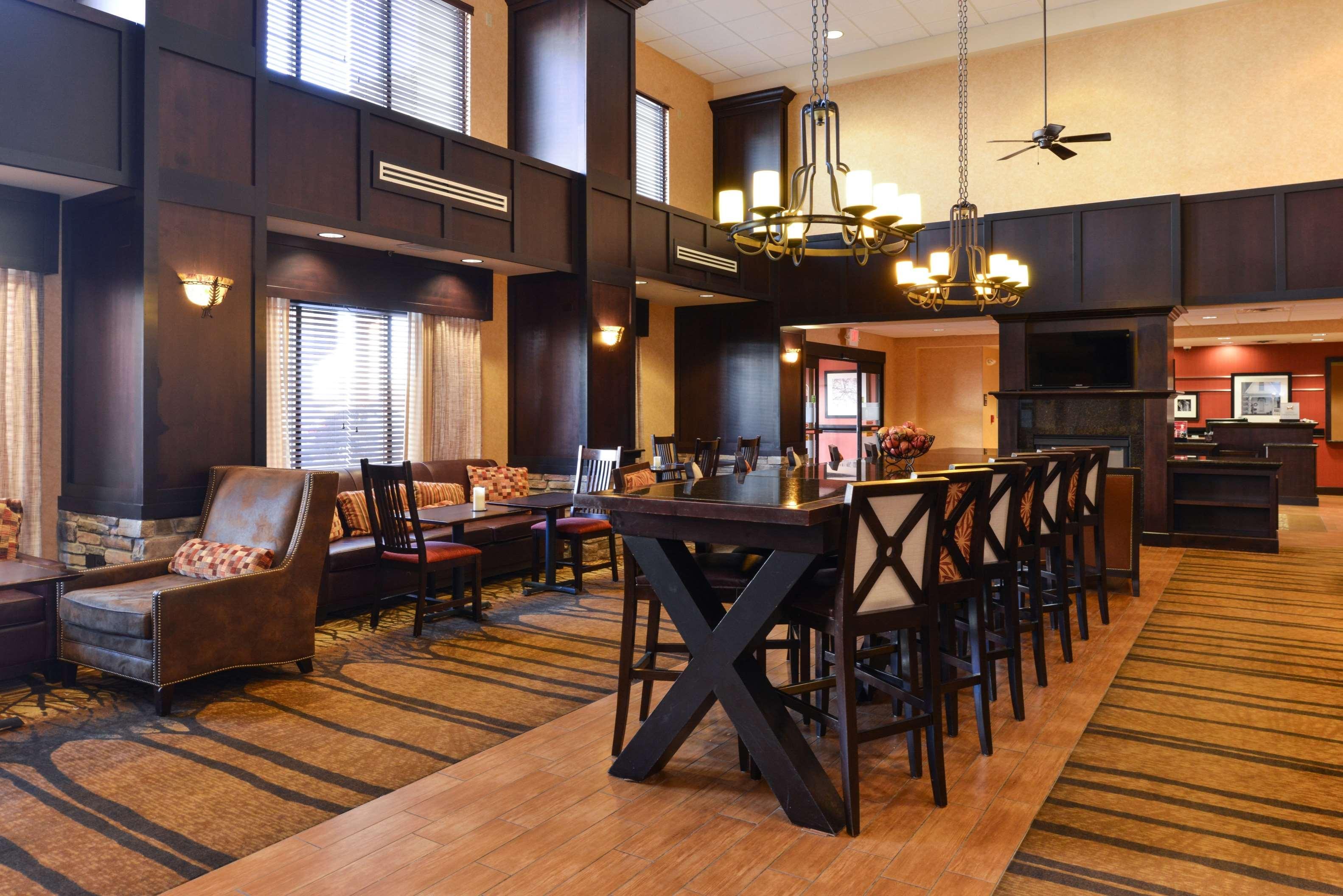 Newly Renovated-Hampton Inn & Suites Casper Exteriör bild