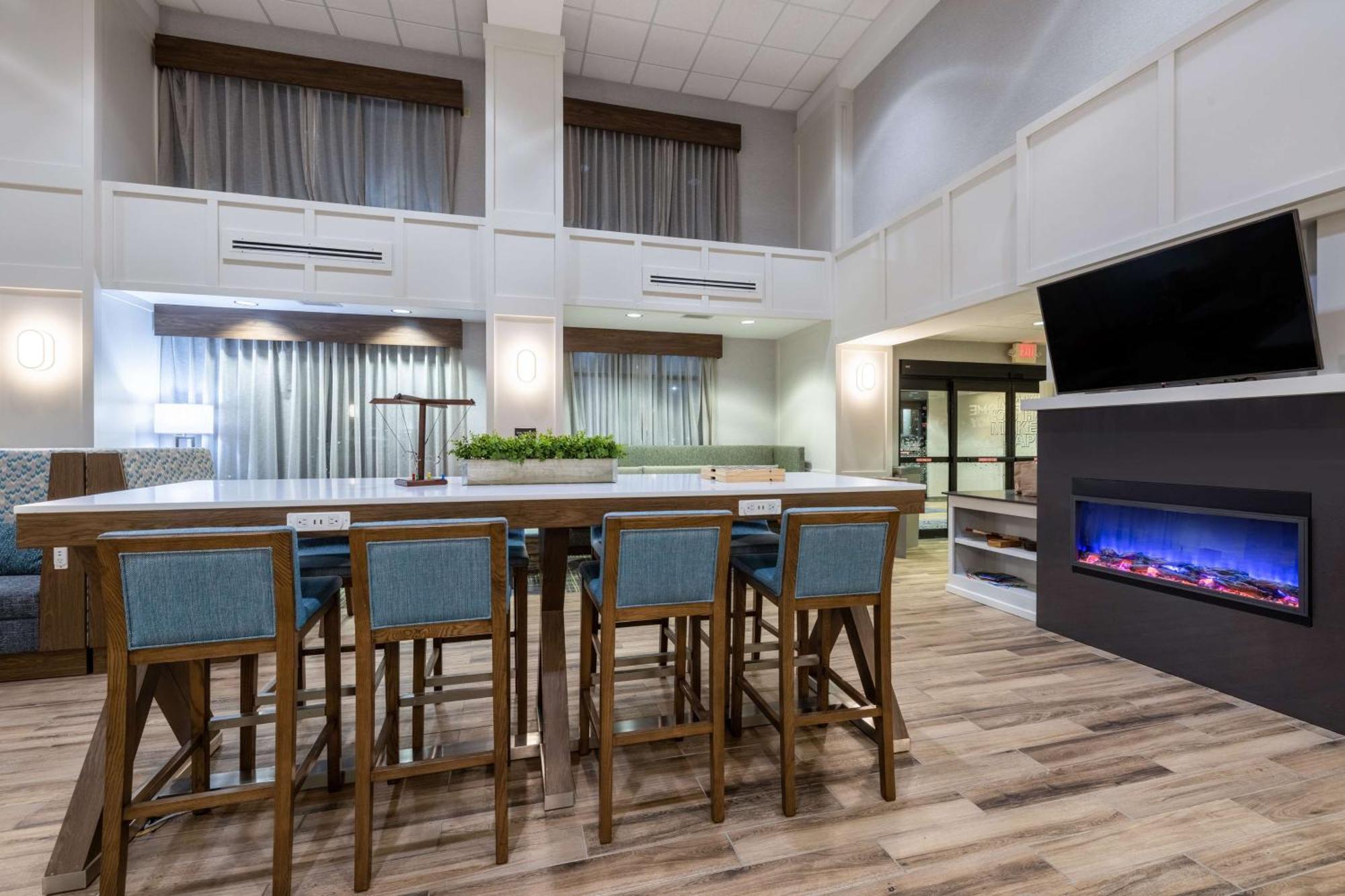 Newly Renovated-Hampton Inn & Suites Casper Exteriör bild